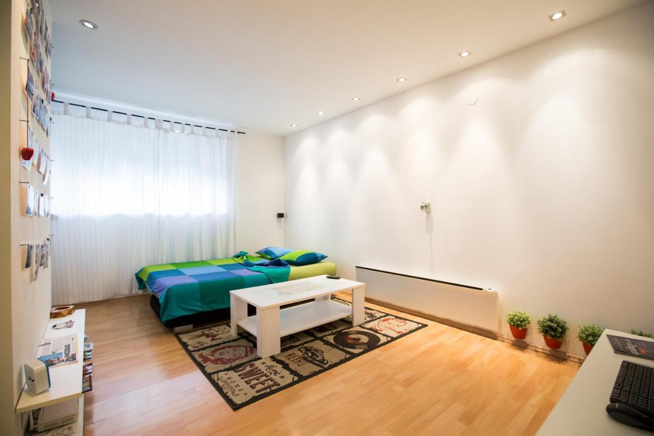 Eazzynight Center Apartment Zagreb Exteriör bild