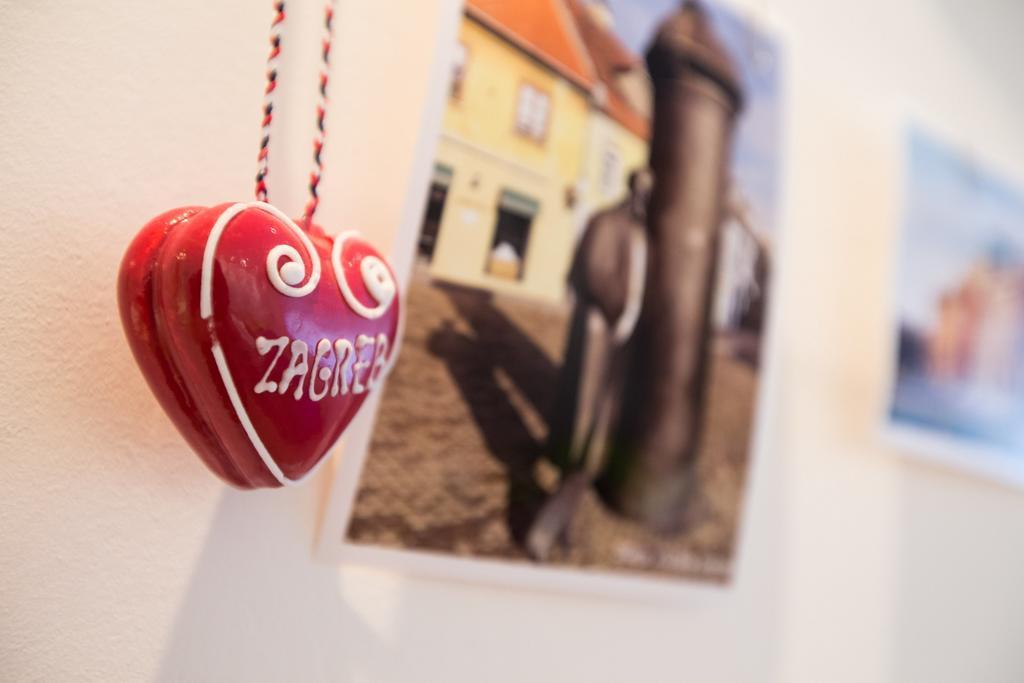 Eazzynight Center Apartment Zagreb Rum bild