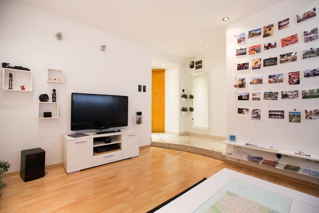 Eazzynight Center Apartment Zagreb Rum bild