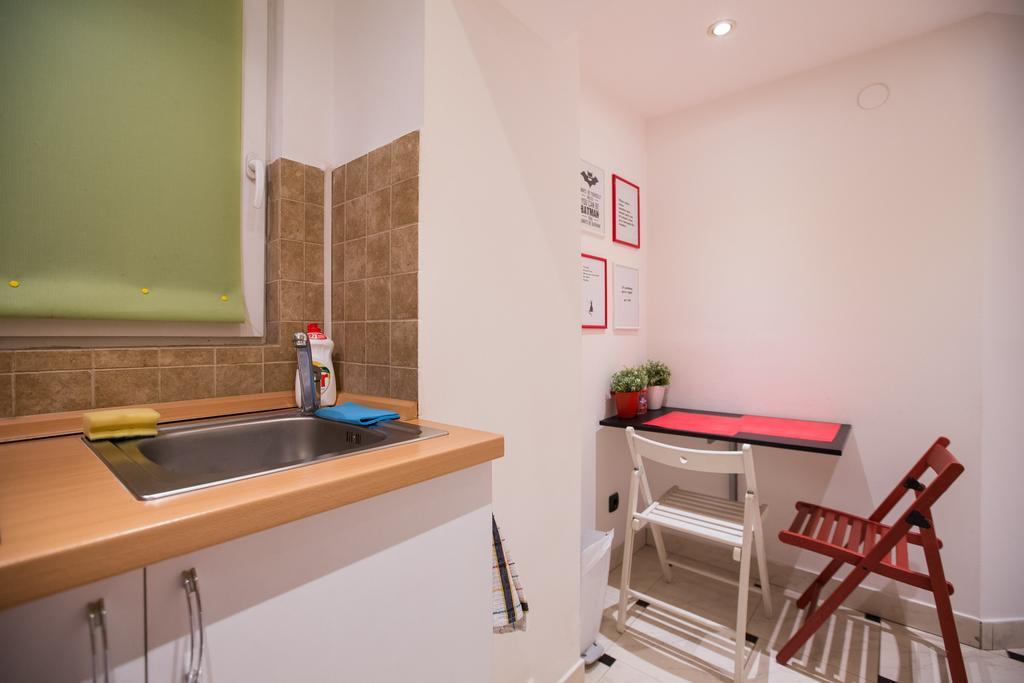 Eazzynight Center Apartment Zagreb Rum bild